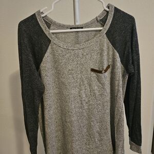 Gray and Black Women's Raglan Top
